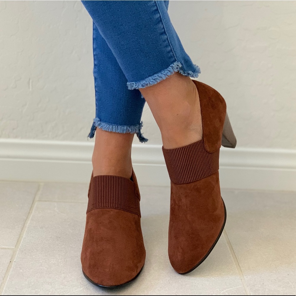 NIB Rust Cognac Leather Cuban Heel Ankle Booties - Picture 2 of 8